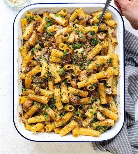 Easy Beef Stroganoff Pasta Bake