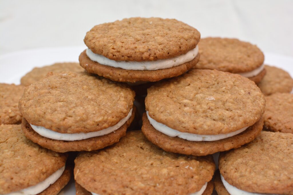 Tiny Oatmeal Cream Pies