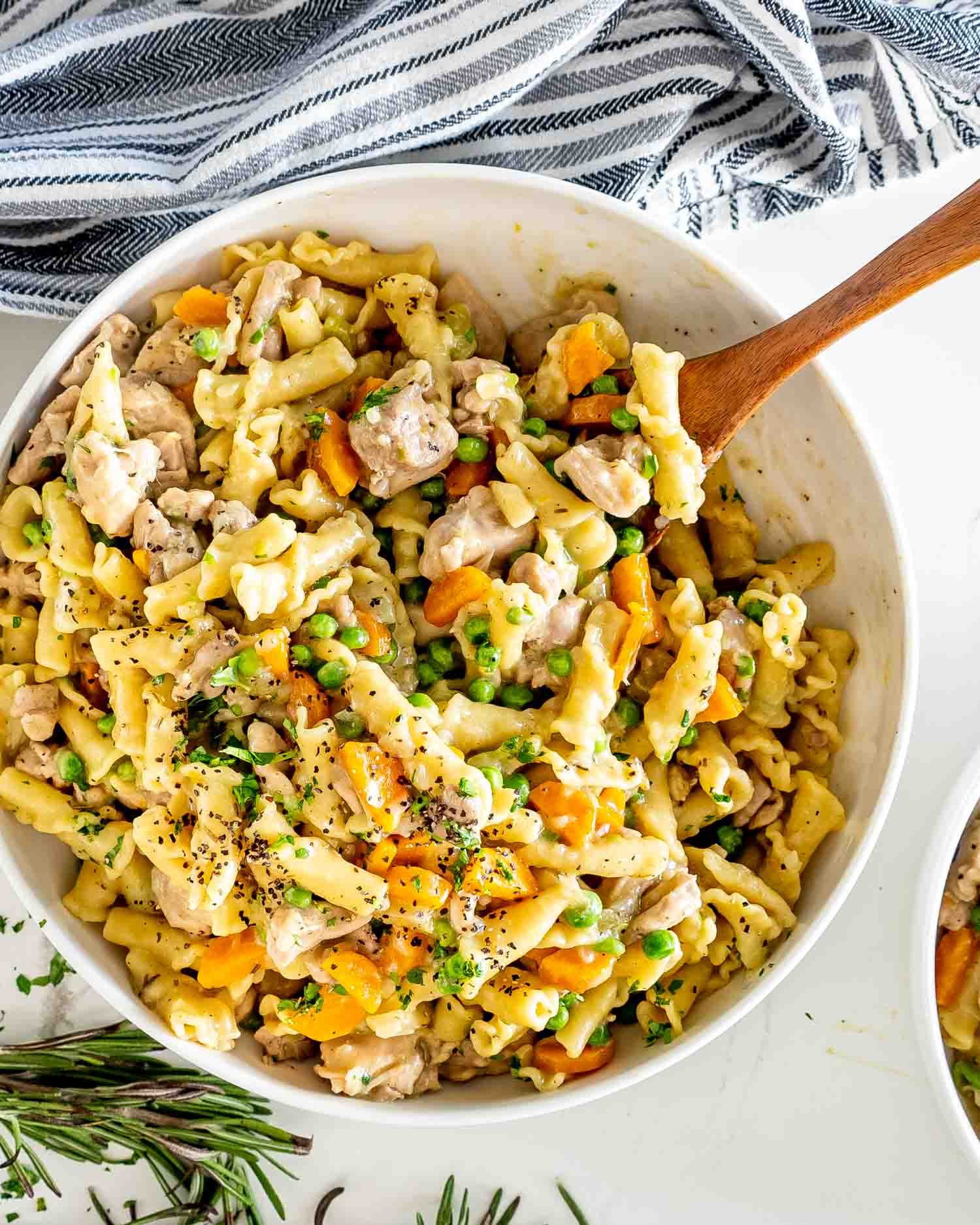 Chicken Pot Pie Pasta Bake
