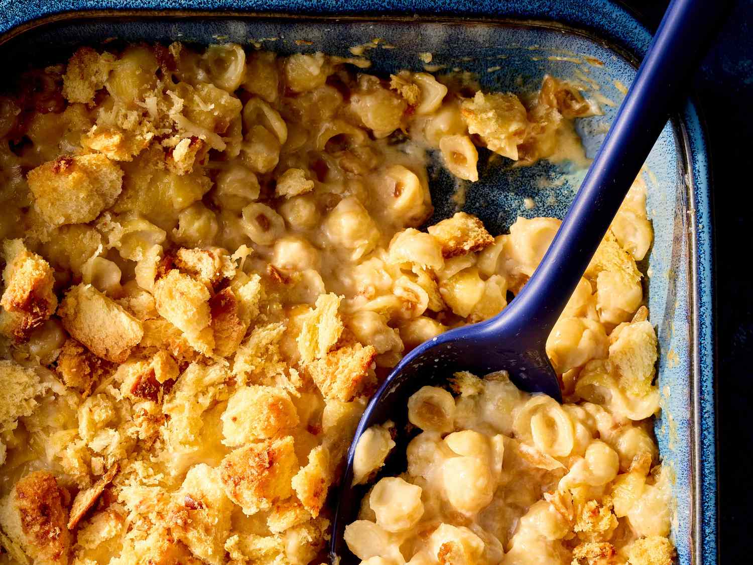 Roasted Garlic White Mac and Cheese